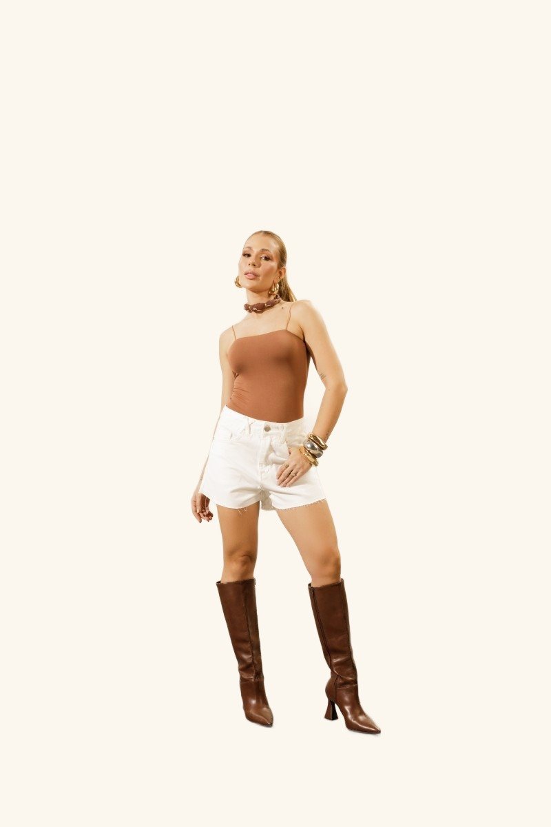 Short White Helô